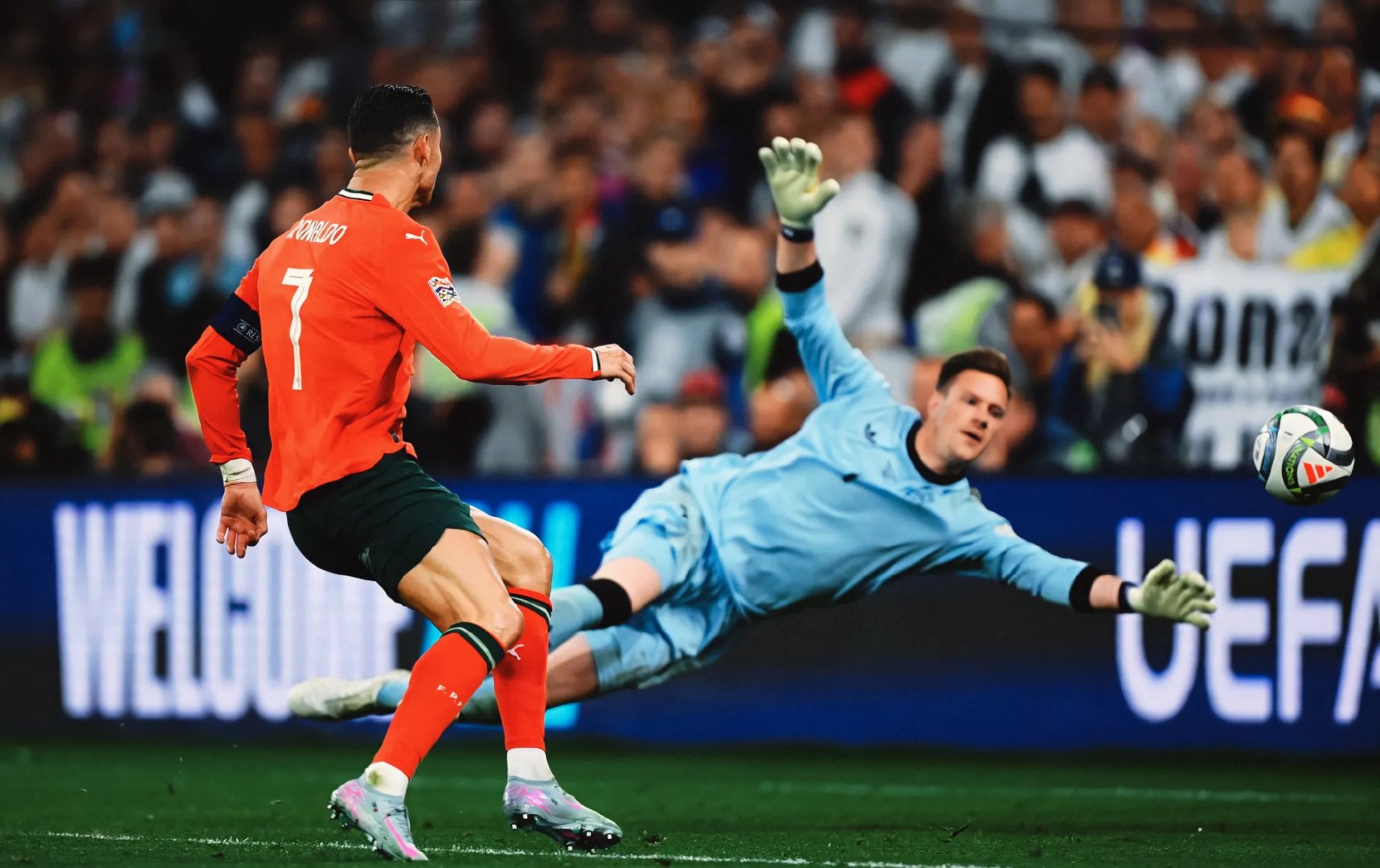 包含德罗巴连续七场比赛得分超过重返赛场,C9不断突破!全场沸腾不已的词条 包含德罗巴连续七场比赛得分超过重返赛场,C9不断突破!全场沸腾不已的词条