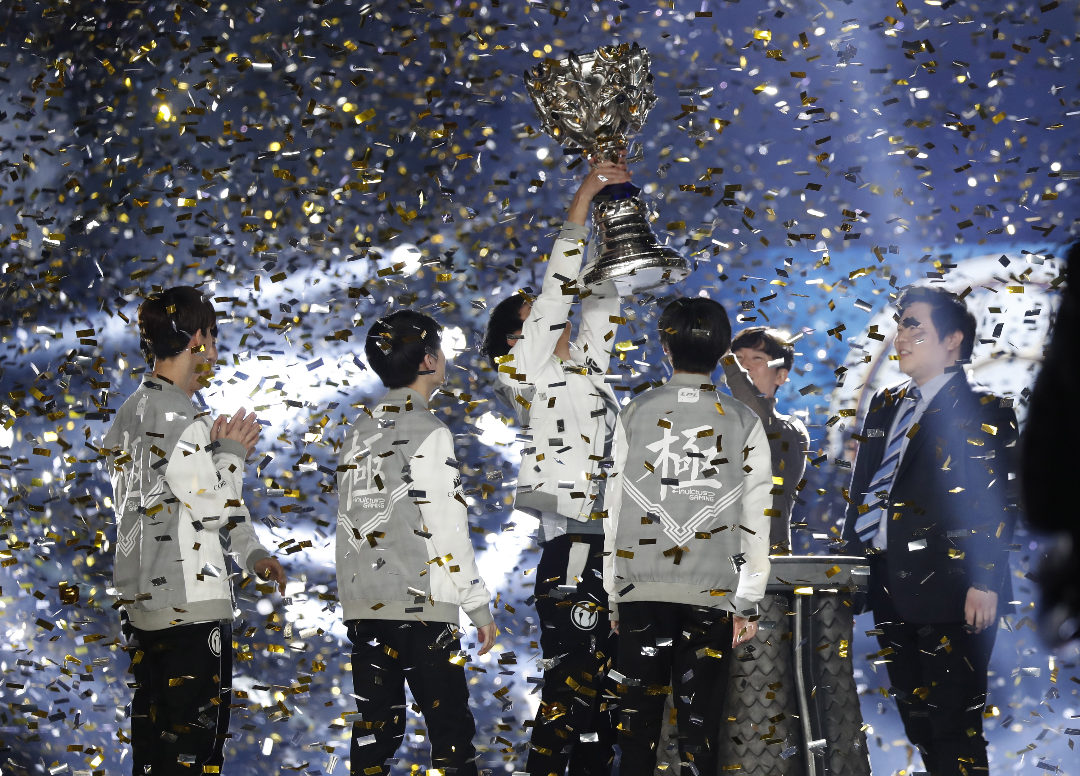 关于Uzi赛事官方发布高光表现新规,加拿大队争议不断!的信息 关于Uzi赛事官方发布高光表现新规,加拿大队争议不断!的信息